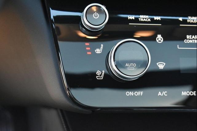Photo of 2025 Majestic White INFINITI QX60