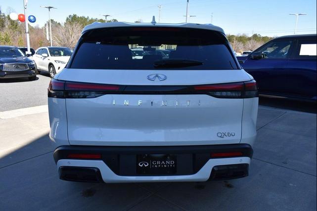 Photo of 2025 Majestic White INFINITI QX60