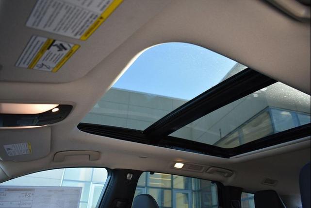 Photo of 2025 Majestic White INFINITI QX60