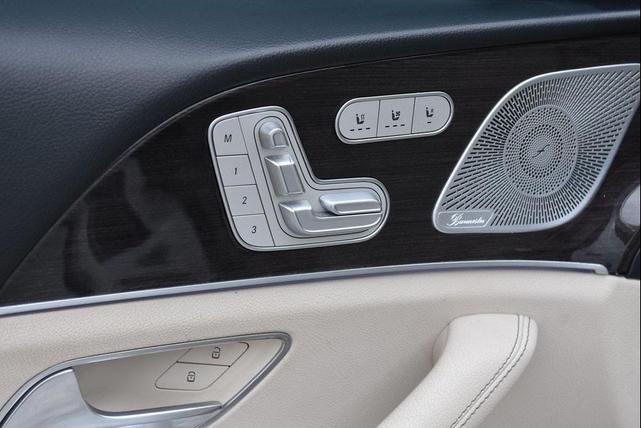 Photo of 2021 Polar White Mercedes-Benz GLS 450