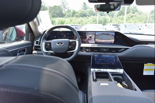 Photo of 2025 Coulis Red INFINITI QX80