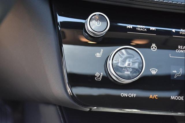 Photo of 2025 Majestic White INFINITI QX60