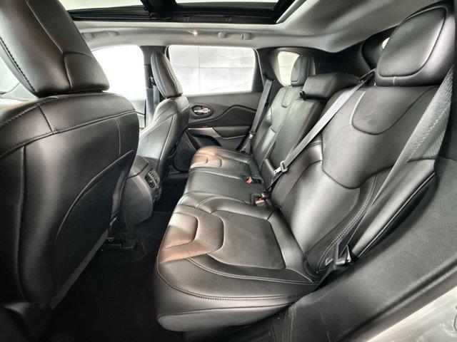 Photo of 2022 Bright White Clearcoat Jeep Cherokee