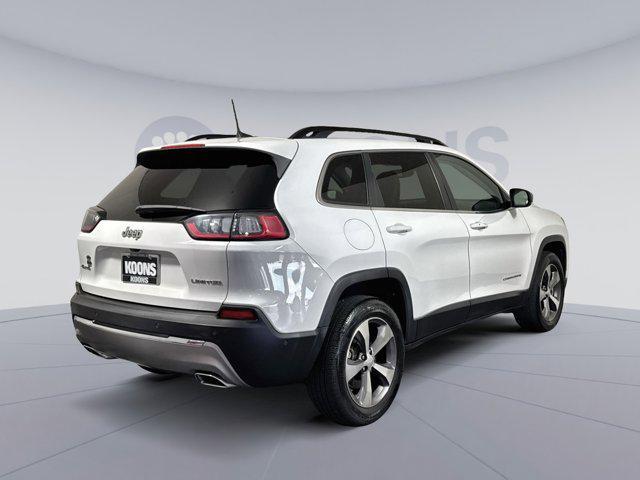 Photo of 2022 Bright White Clearcoat Jeep Cherokee