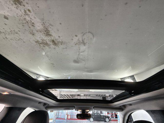 Photo of 2022 Bright White Clearcoat Jeep Cherokee