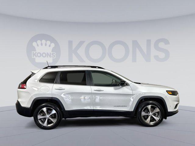 Photo of 2022 Bright White Clearcoat Jeep Cherokee