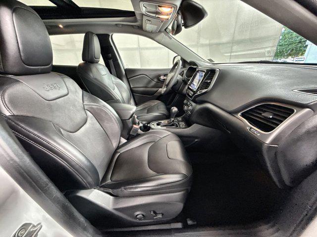 Photo of 2022 Bright White Clearcoat Jeep Cherokee
