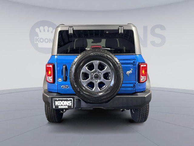 Photo of 2024 VELOCITY BLUE METALLIC Ford Bronco