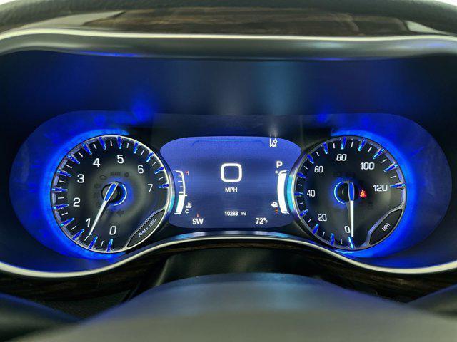 Photo of 2023 Granite Crystal Metallic Clearcoat Chrysler Pacifica