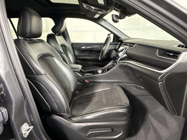 Photo of 2023 Baltic Gray Metallic Clearcoat Jeep Grand Cherokee L