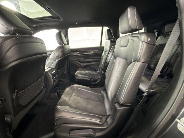 Photo of 2023 Baltic Gray Metallic Clearcoat Jeep Grand Cherokee L