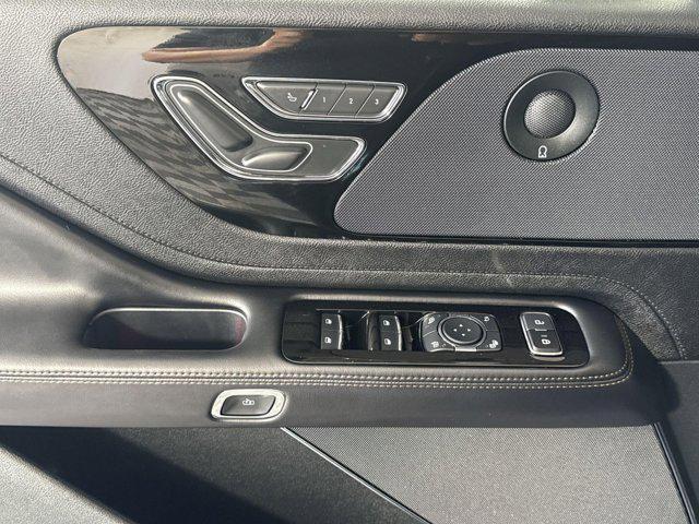Photo of 2023 INFINITE BLACK MET CC Lincoln Aviator