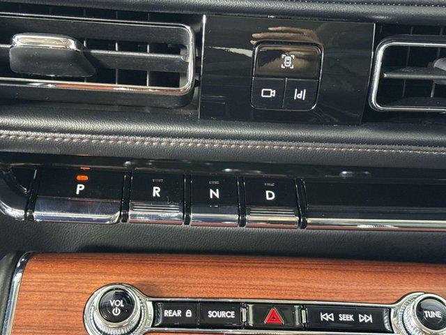 Photo of 2023 INFINITE BLACK MET CC Lincoln Aviator