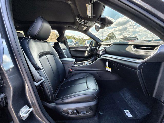 Photo of 2025 Baltic Gray Metallic Clearcoat Jeep Grand Cherokee