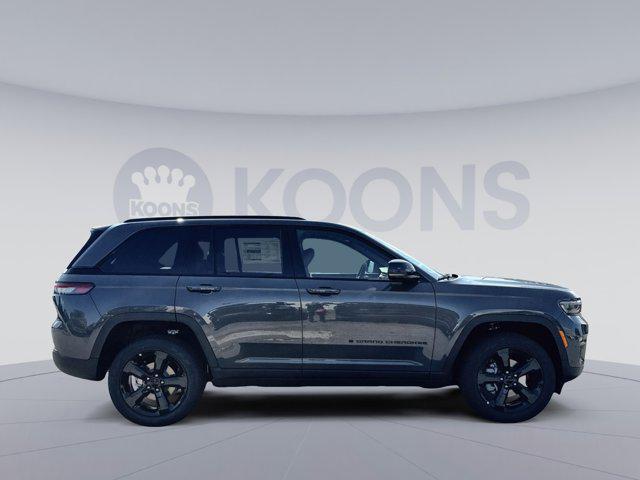 Photo of 2025 Baltic Gray Metallic Clearcoat Jeep Grand Cherokee