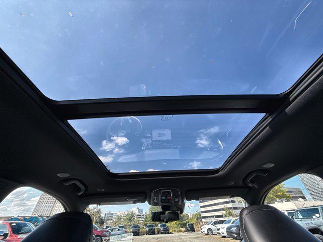 Photo of 2025 Baltic Gray Metallic Clearcoat Jeep Grand Cherokee