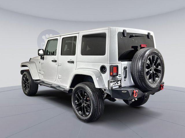 Photo of 2015 Bright White Clearcoat Jeep Wrangler Unlimited