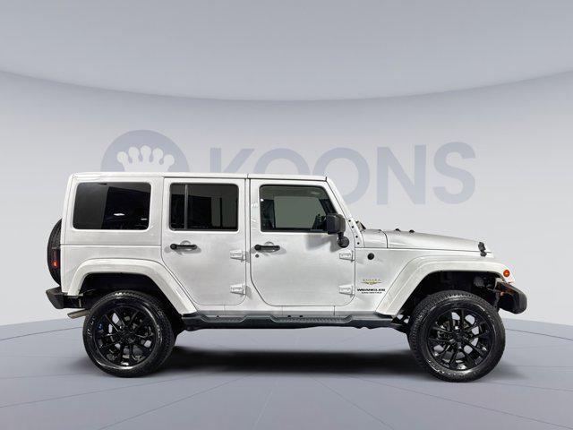 Photo of 2015 Bright White Clearcoat Jeep Wrangler Unlimited
