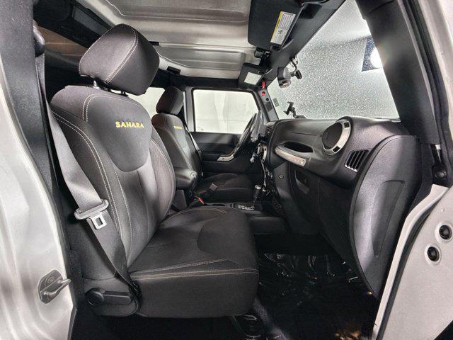 Photo of 2015 Bright White Clearcoat Jeep Wrangler Unlimited