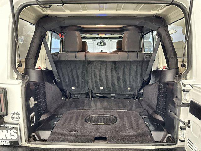 Photo of 2015 Bright White Clearcoat Jeep Wrangler Unlimited