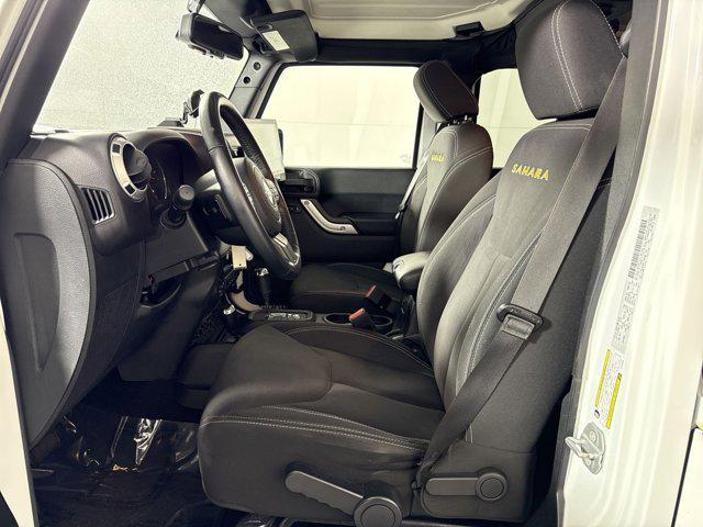 Photo of 2015 Bright White Clearcoat Jeep Wrangler Unlimited