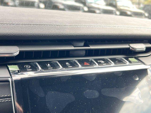 Photo of 2025 Baltic Gray Metallic Clearcoat Jeep Grand Cherokee L