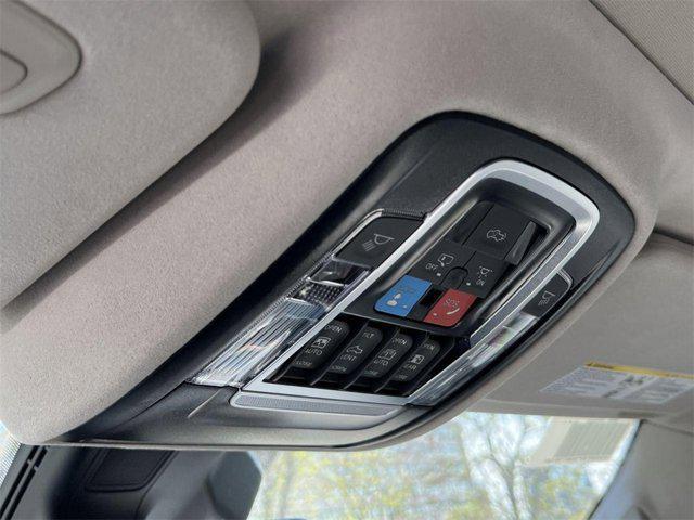 Photo of 2025 Diamond Black Crystal Pearlcoat RAM 1500