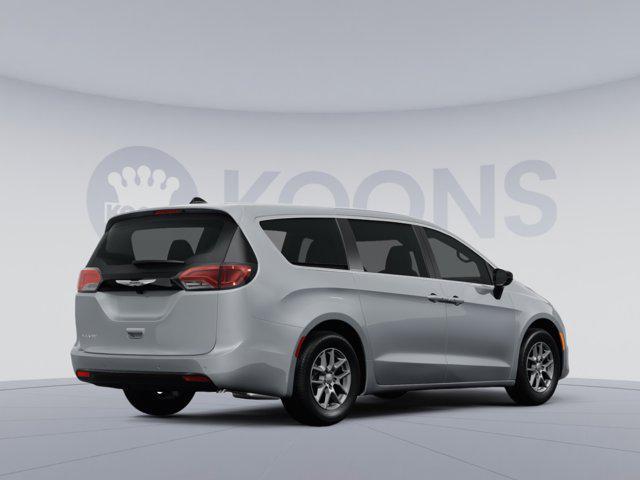 Photo of 2026 Silver Mist Clearcoat Chrysler Voyager