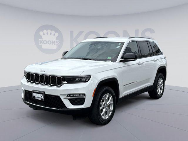 Photo of 2023 Bright White Clearcoat Jeep Grand Cherokee