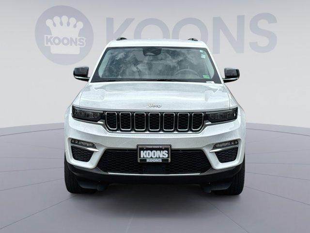 Photo of 2023 Bright White Clearcoat Jeep Grand Cherokee