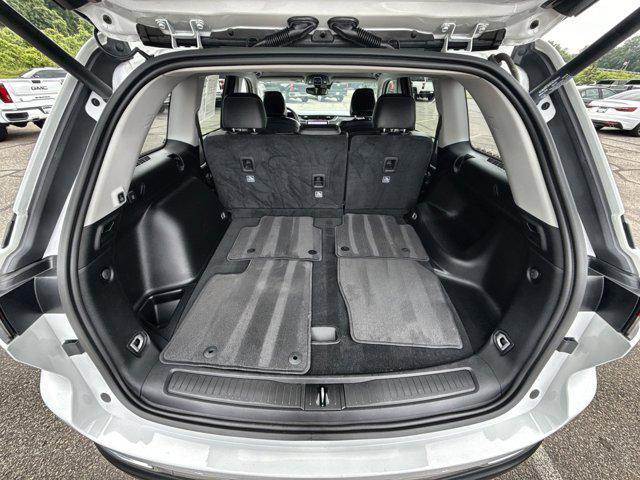 Photo of 2023 Bright White Clearcoat Jeep Grand Cherokee