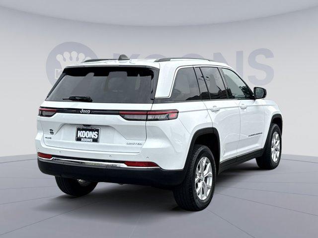 Photo of 2023 Bright White Clearcoat Jeep Grand Cherokee