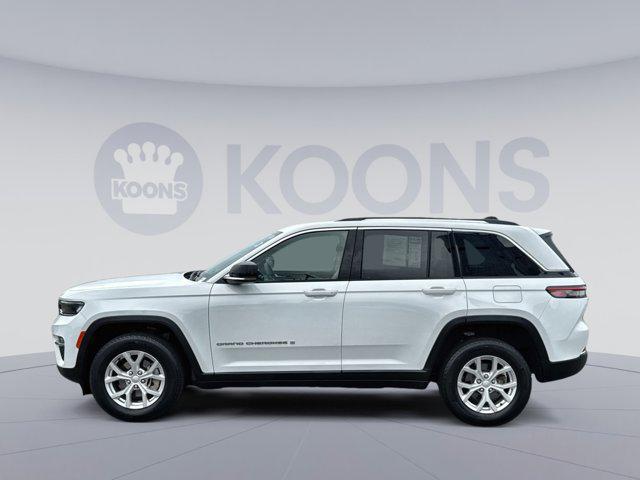 Photo of 2023 Bright White Clearcoat Jeep Grand Cherokee