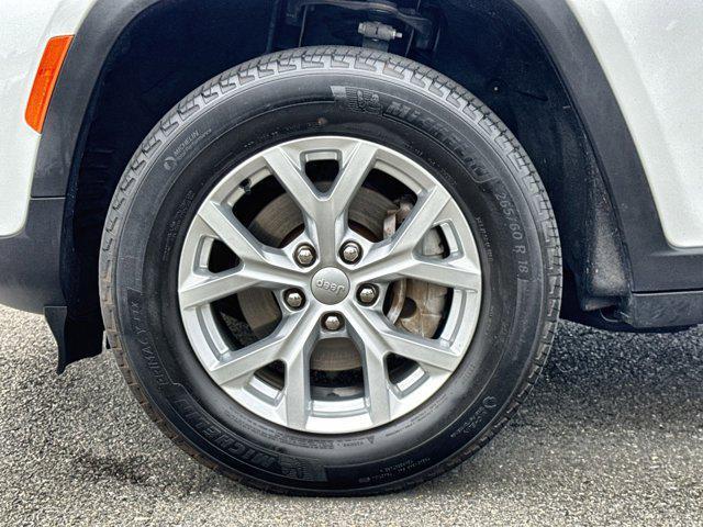 Photo of 2023 Bright White Clearcoat Jeep Grand Cherokee