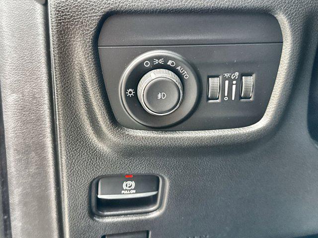 Photo of 2023 Bright White Clearcoat Jeep Grand Cherokee