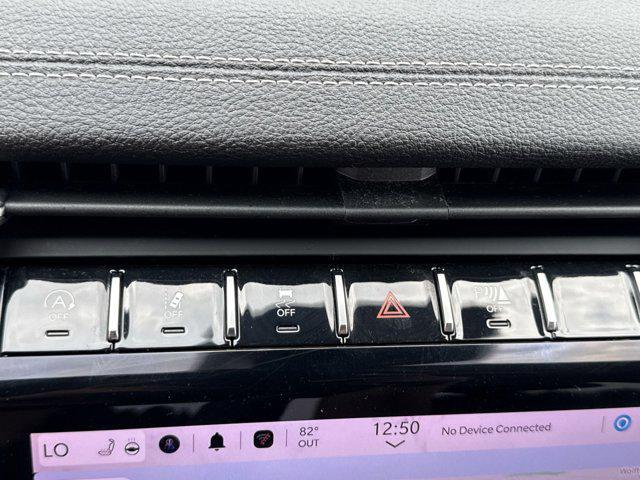 Photo of 2023 Bright White Clearcoat Jeep Grand Cherokee