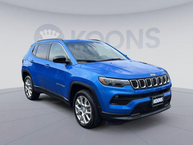 Photo of 2024 Hydro Blue Pearlcoat Jeep Compass