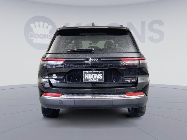 Photo of 2023 Diamond Black Crystal Pearlcoat Jeep Grand Cherokee