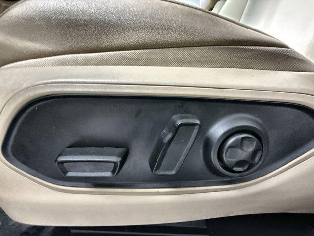 Photo of 2023 Diamond Black Crystal Pearlcoat Jeep Grand Cherokee