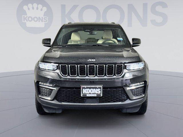 Photo of 2023 Diamond Black Crystal Pearlcoat Jeep Grand Cherokee