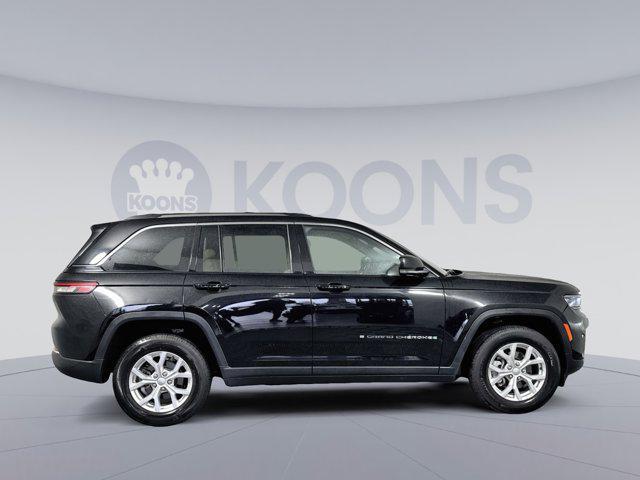 Photo of 2023 Diamond Black Crystal Pearlcoat Jeep Grand Cherokee