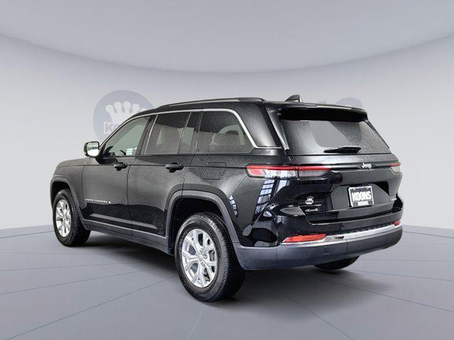 Photo of 2023 Diamond Black Crystal Pearlcoat Jeep Grand Cherokee