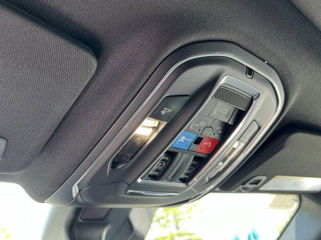 Photo of 2025 Bright White Clearcoat Jeep Grand Cherokee