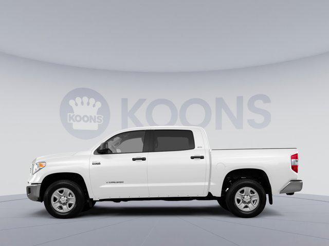 Photo of 2017 Super White Toyota Tundra