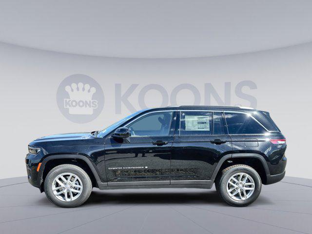 Photo of 2025 Diamond Black Crystal Pearlcoat Jeep Grand Cherokee