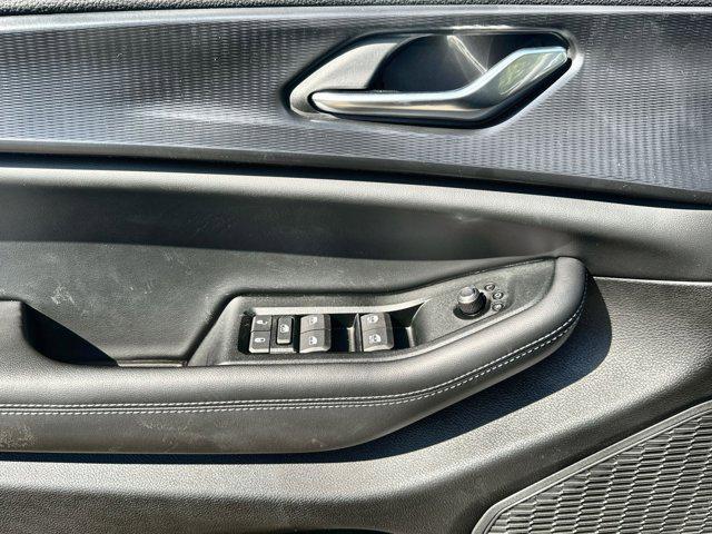 Photo of 2025 Diamond Black Crystal Pearlcoat Jeep Grand Cherokee