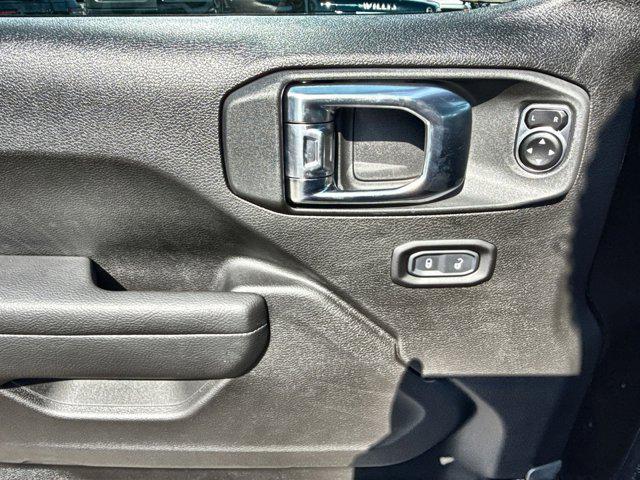 Photo of 2025 Black Clearcoat Jeep Wrangler