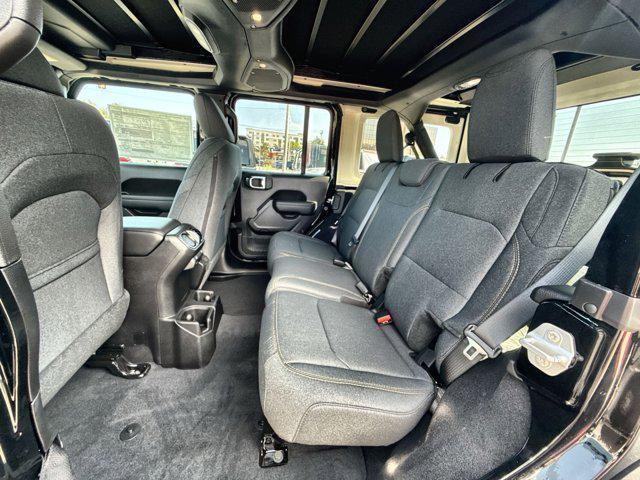 Photo of 2025 Black Clearcoat Jeep Wrangler