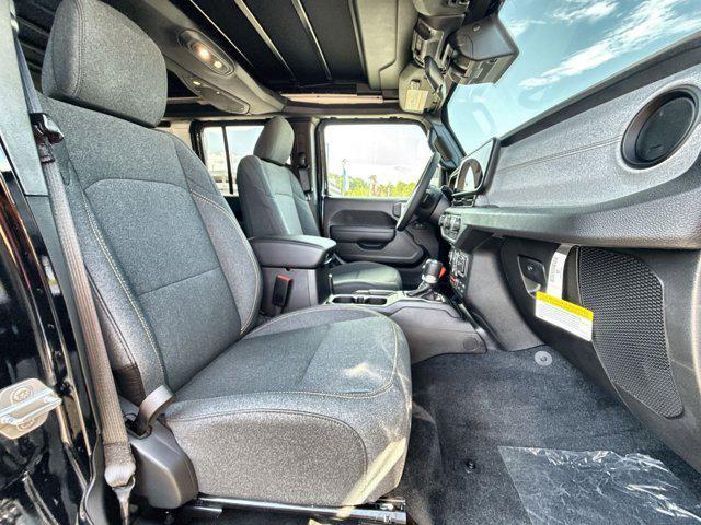 Photo of 2025 Black Clearcoat Jeep Wrangler