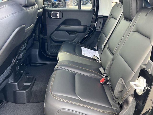 Photo of 2025 Black Clearcoat Jeep Wrangler